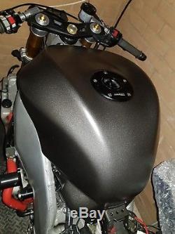 Freshly painted 2004 zx10r race fairing with fuel tank and carbon bellypan 04 05
